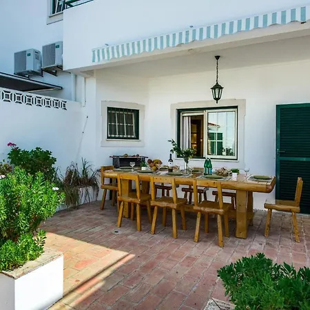 Rebela 1st Apartment *